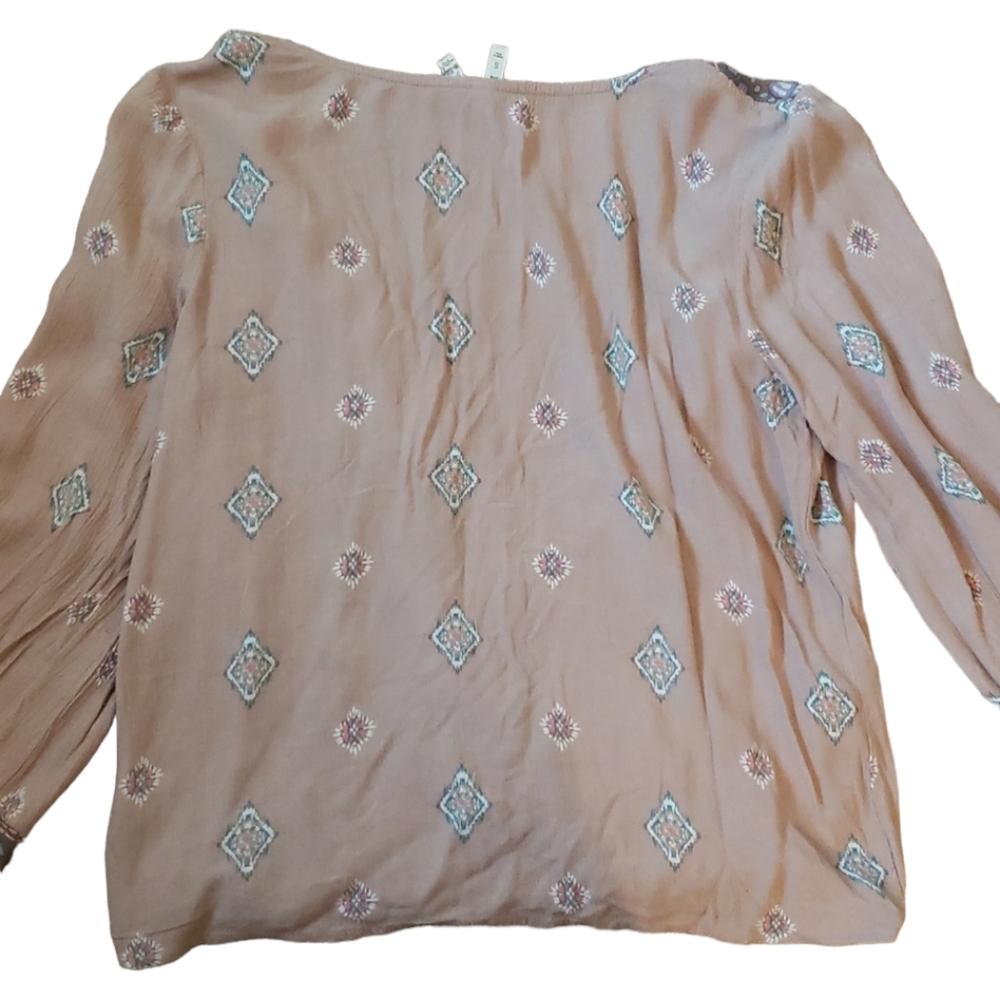 Mudd Long Sleeve Aztec Light weight Blouse. Small - Picture 3 of 10